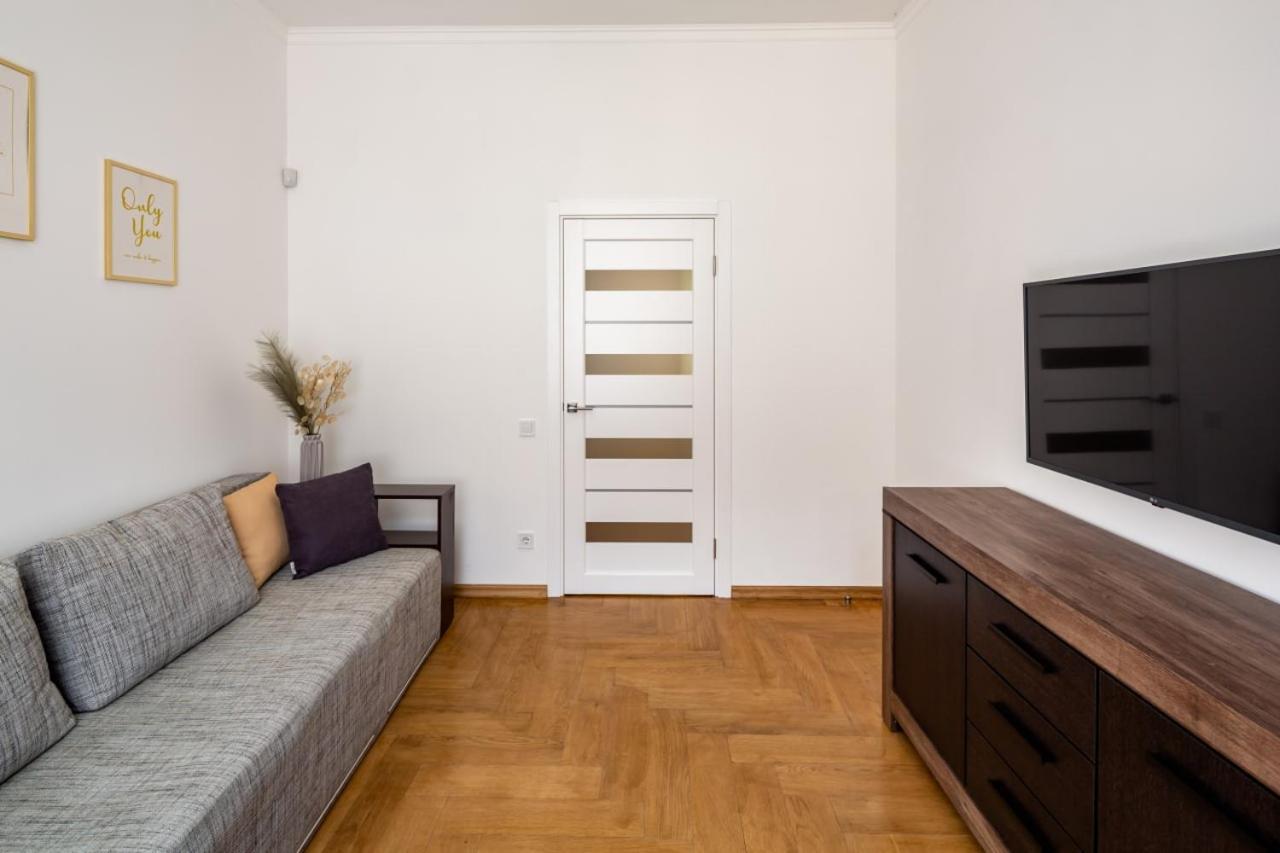 Three Bedroom Apartment On Rynok Square Lvov Exteriér fotografie